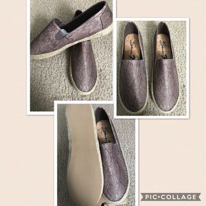 Woman’s seven size 11 shoes